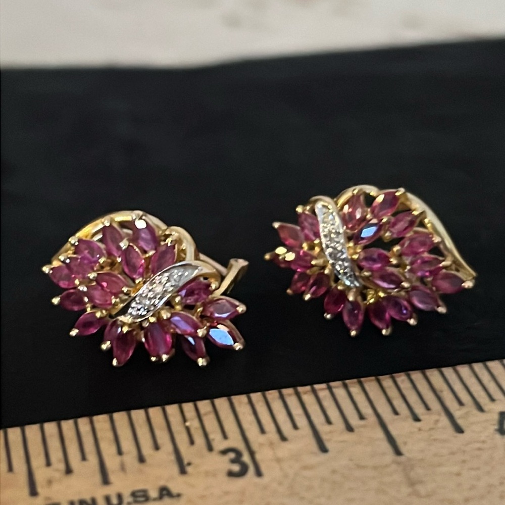 14k 585 Kn gold pink topaz  diamond accent earrings